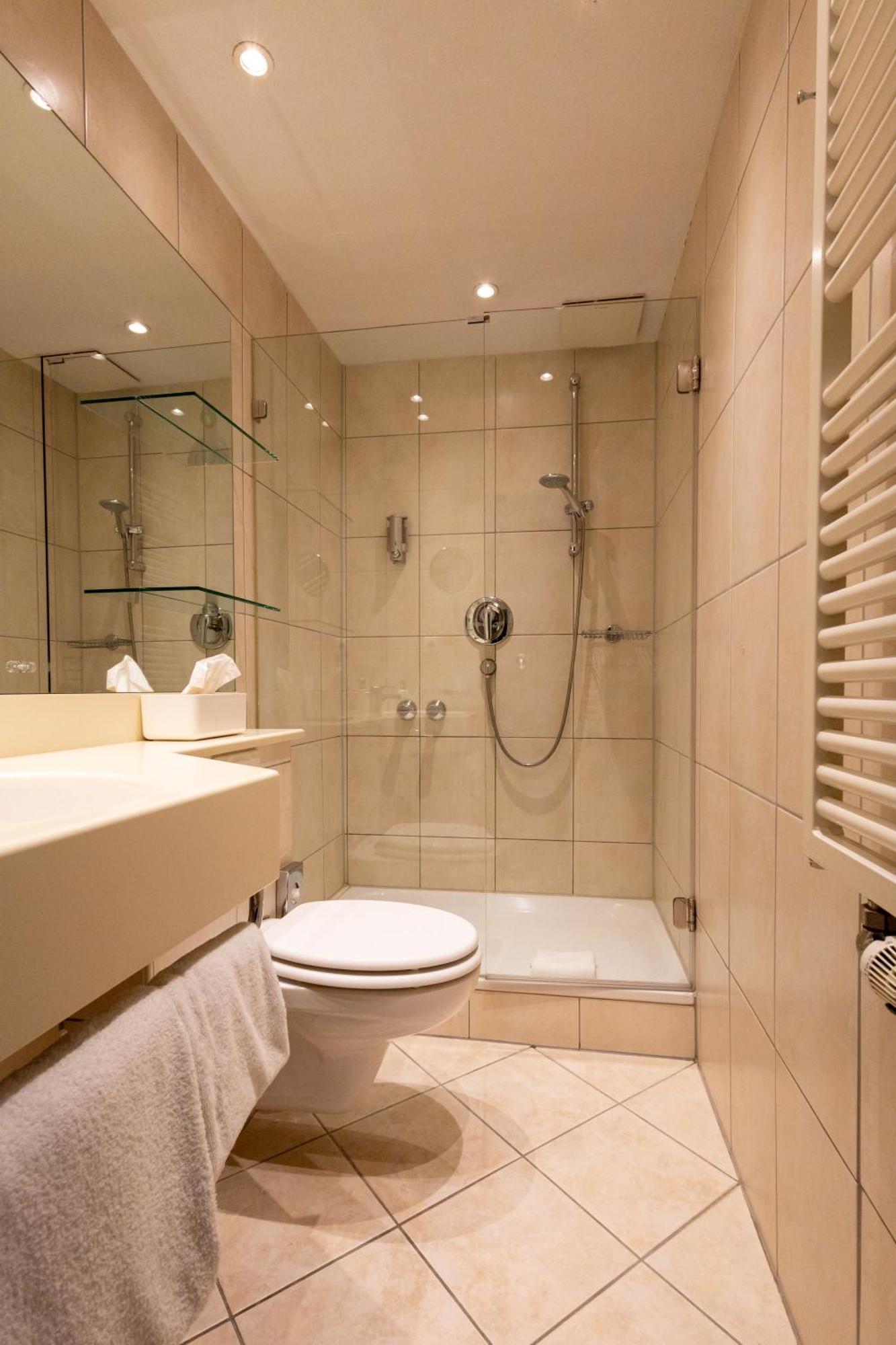 Hotel Fischerhaus ดุสเซลดอร์ฟ ภายนอก รูปภาพ