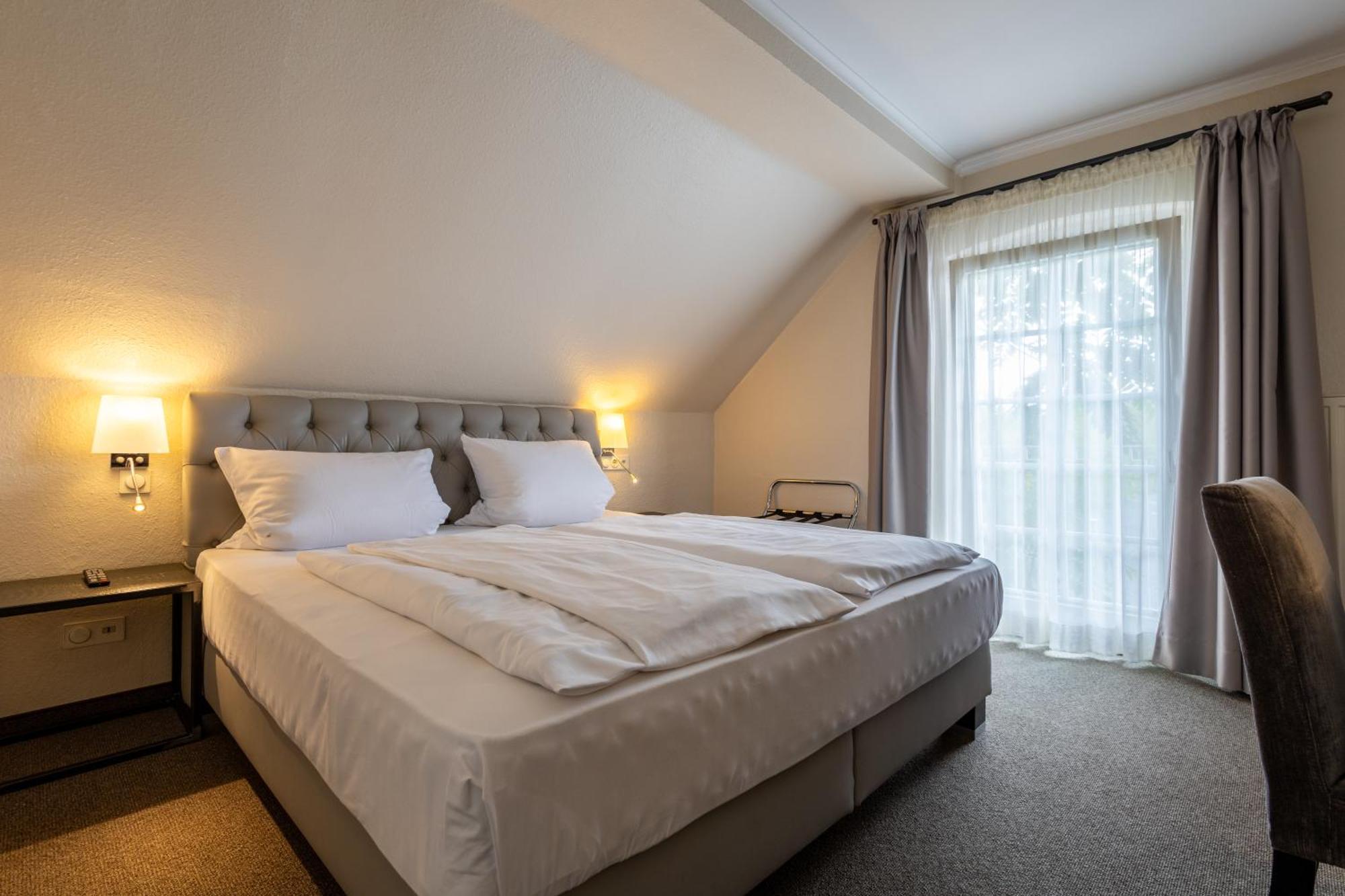 Hotel Fischerhaus ดุสเซลดอร์ฟ ภายนอก รูปภาพ