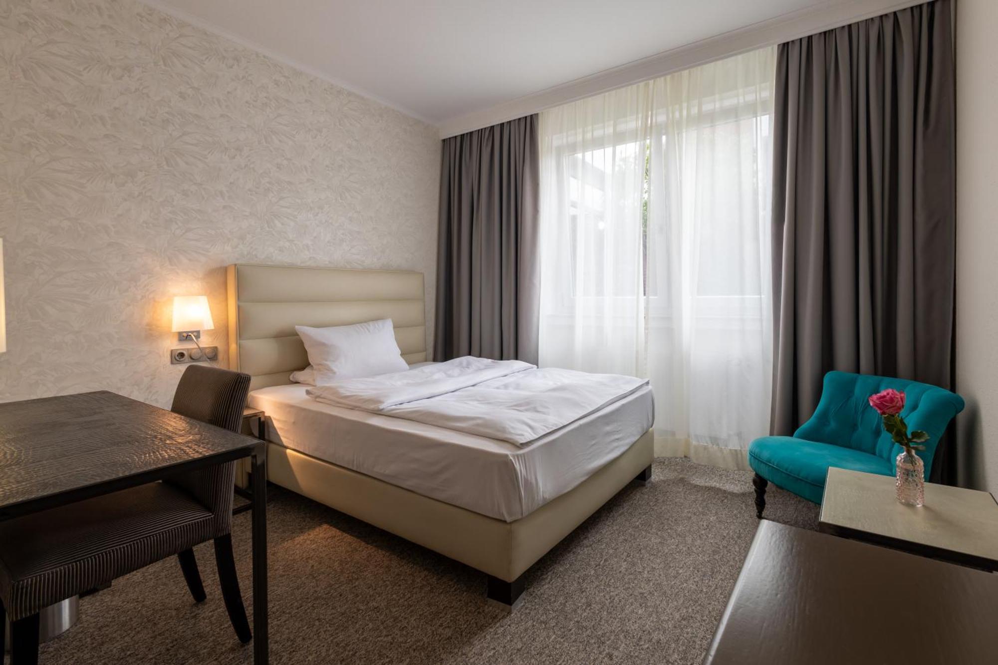 Hotel Fischerhaus ดุสเซลดอร์ฟ ภายนอก รูปภาพ