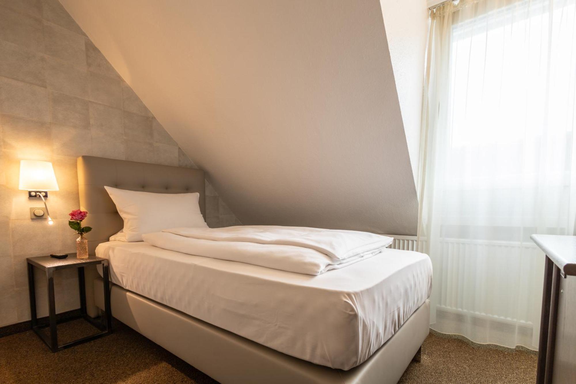 Hotel Fischerhaus ดุสเซลดอร์ฟ ภายนอก รูปภาพ