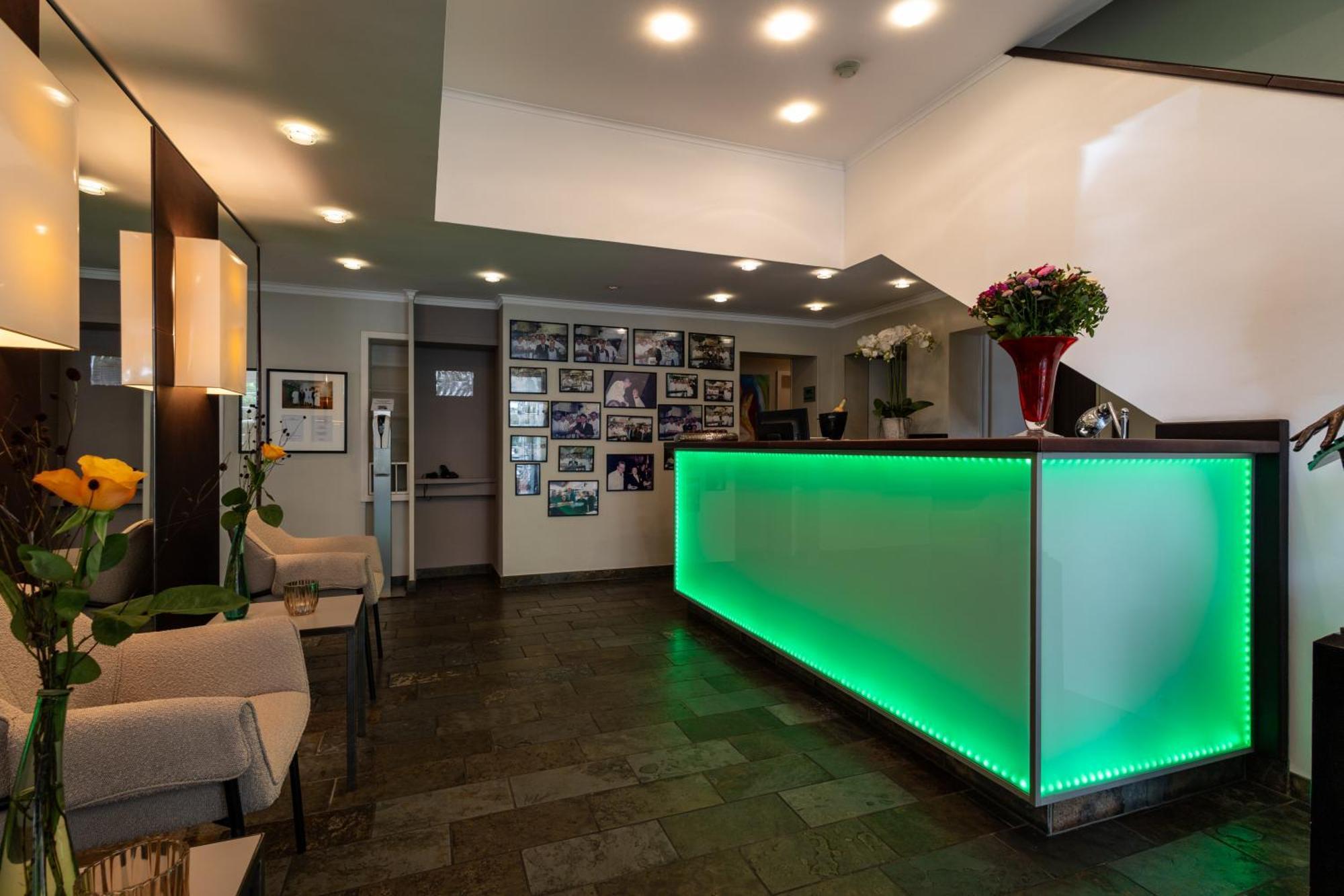Hotel Fischerhaus ดุสเซลดอร์ฟ ภายนอก รูปภาพ
