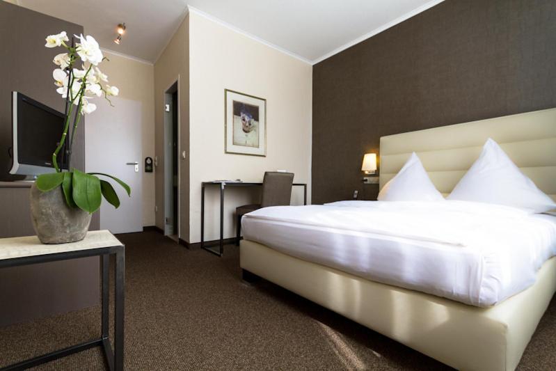 Hotel Fischerhaus ดุสเซลดอร์ฟ ภายนอก รูปภาพ